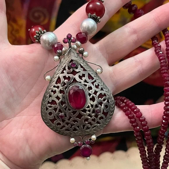 VTG Boho Bali Style Faux Ruby Pearl Beaded Silver Tone Metal Necklace - Picture 2 of 8